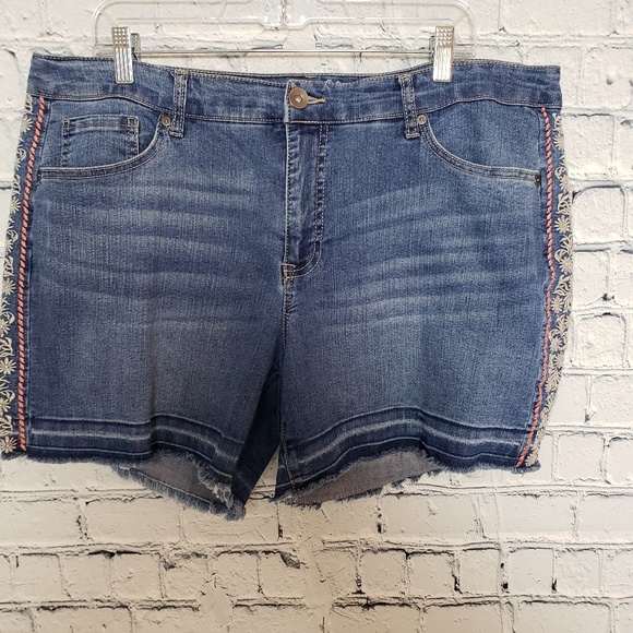 terra and sky shorts